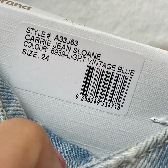 Abrand Carrie Jean Light Wash High Rise Straight Leg Size 24 - Picture 3 of 4